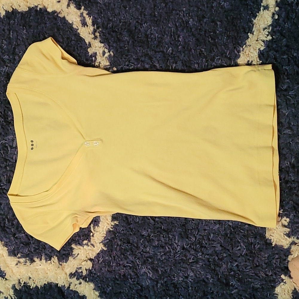 XS slim fit yellow v neck tee